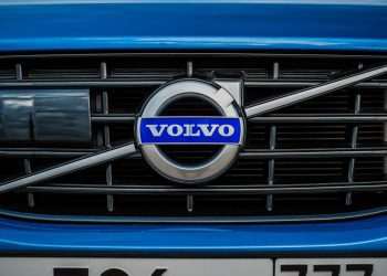 Volvo espera margem de lucro menor para 2026, devido a tarifas a VEs da China por EUA e UE
