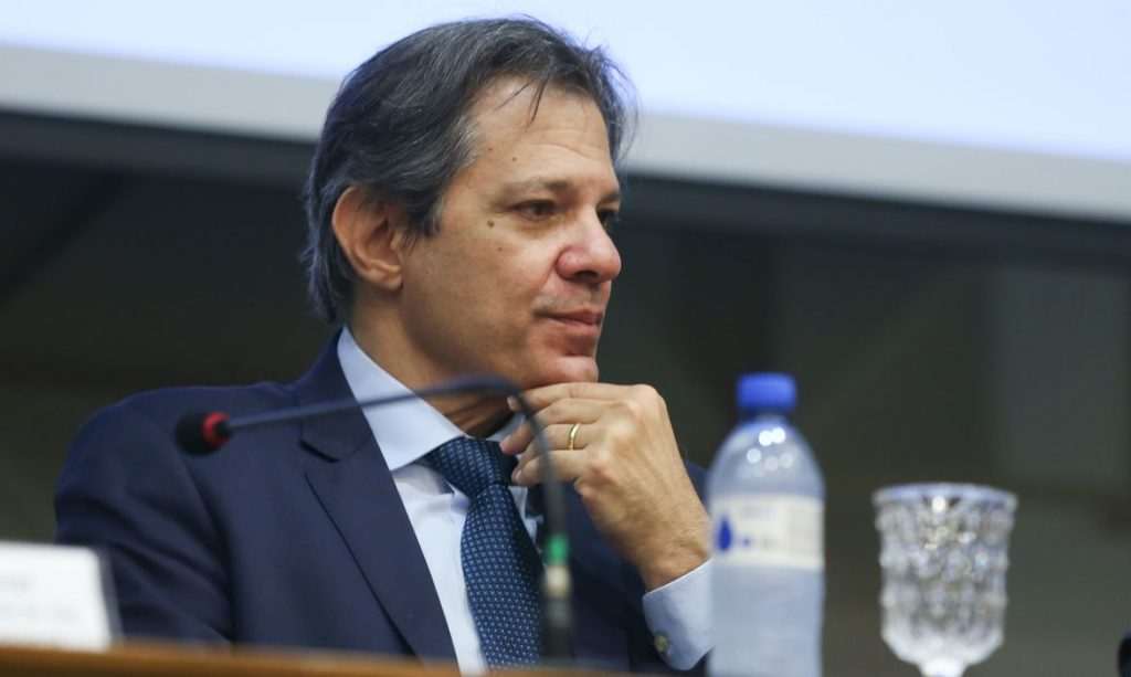 Haddad diz que Lula validou programa para automóveis nesta quinta-feira