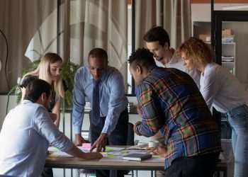 Os colaboradores do varejo precisam ser ouvidos