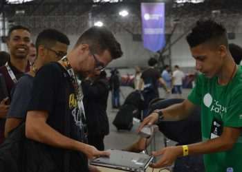 15ª edição da Campus Party traz ao Brasil Lucy Hawking, filha de Stephen Hawking