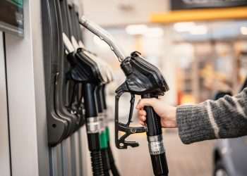 Preço da gasolina subiu 4,3% na primeira quinzena de julho, aponta Ticket Log