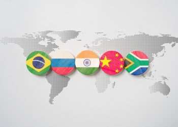 Lula diz que moeda do Brics reduzirá vulnerabilidades