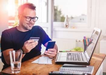 Compras realizadas com cartões crescem 8% no 1º semestre e somam R$ 1,7 trilhão