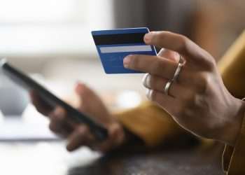 Setor de cartões lança parcelamento de dívida total do cartão de crédito