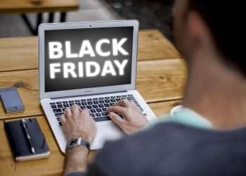 Black Friday: consumidor acessa o mesmo site cerca de 4 vezes antes de finalizar a compra