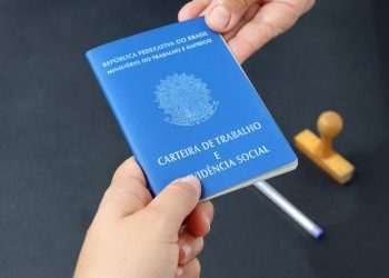 Desemprego cai para 7,8% e atinge menor taxa desde 2015