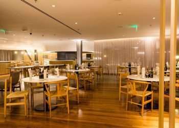 Última etapa do processo de abertura de um restaurante, montagem da estrutura garante experiência do cliente