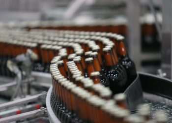 Ambev aumenta eficiência com a implantação de IA em suas operações