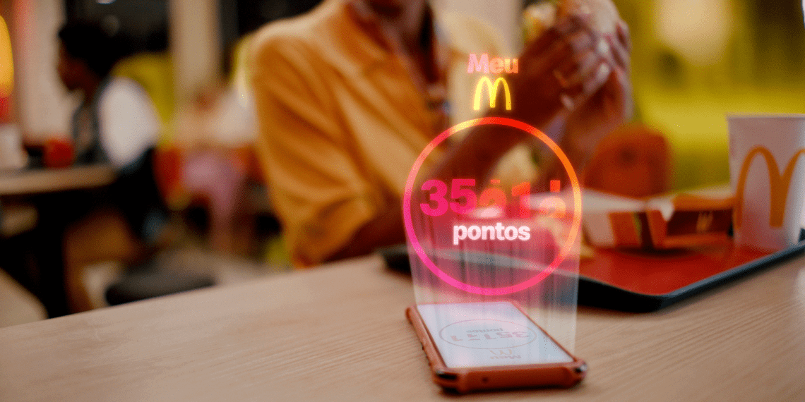 O McDonald’s lançou um programa de fidelidade que vai permitir que consumidores de todo o país acumulem pontos e troquem por seus produtos favoritos em todos os restaurantes da rede.
