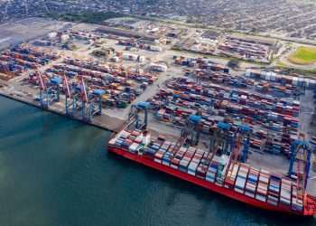 Movimentação de cargas no Porto de Santos tem maior volume para meses de novembro