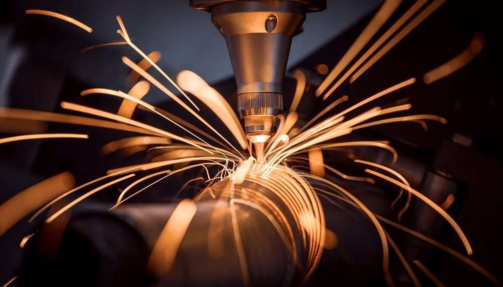 Produção industrial cresce 0,4% de julho para agosto