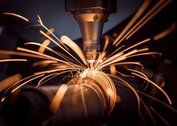 Produção industrial cresce 0,4% de julho para agosto