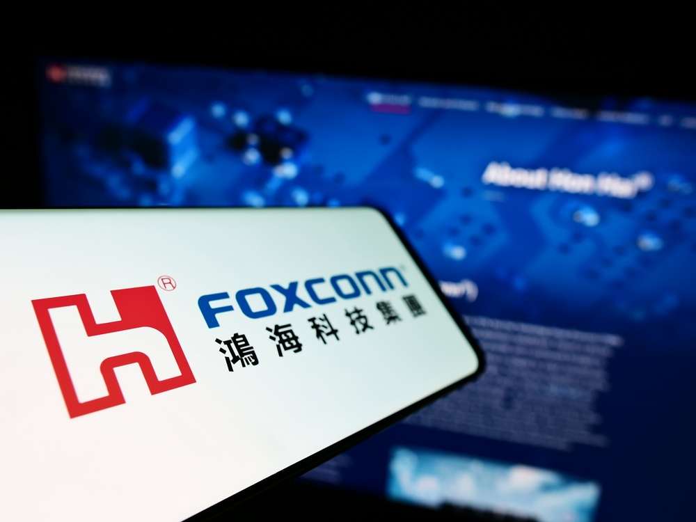 A Foxconn, uma das maiores fornecedoras da Apple, disse que está cooperando com autoridades chinesas, após uma mídia estatal chinesa informar que a empresa de eletrônicos enfrenta investigações por impostos e uso de terra na China.