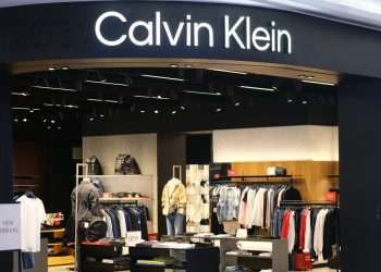 Calvin Klein passa a operar estoque com inteligência artificial e big data