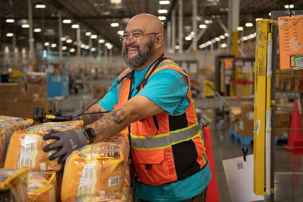 Amazon abre mais de 150 vagas temporárias para operação da Black Friday em São Paulo