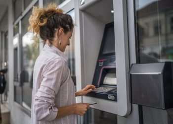 Décimo terceiro salário deve injetar R$ 291 bilhões na economia