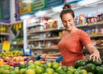 Consumo do brasileiro cresceu 4,24% em outubro, aponta Abras