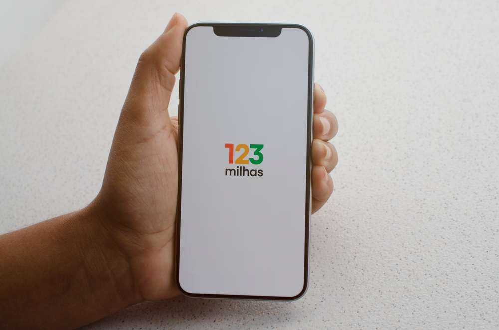 Juíza manda penhorar contas de sócios da 123milhas para reembolsar passagem cancelada