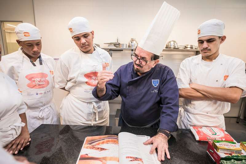 Fundação Bunge oferece capacitação em panificação para moradores de periferias