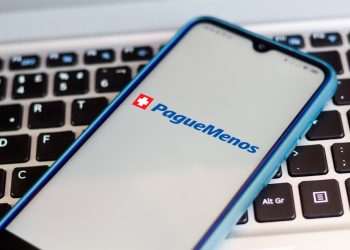 Pague Menos amplia investimentos em canal de vendas via WhatsApp