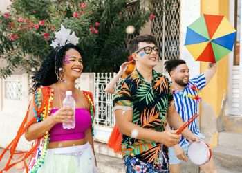 Carnaval deve movimentar R$ 9 bilhões em 2024, projeta CNC