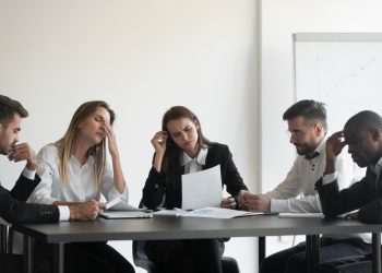 Oito em cada dez pessoas que têm problemas de saúde mental culpam o trabalho