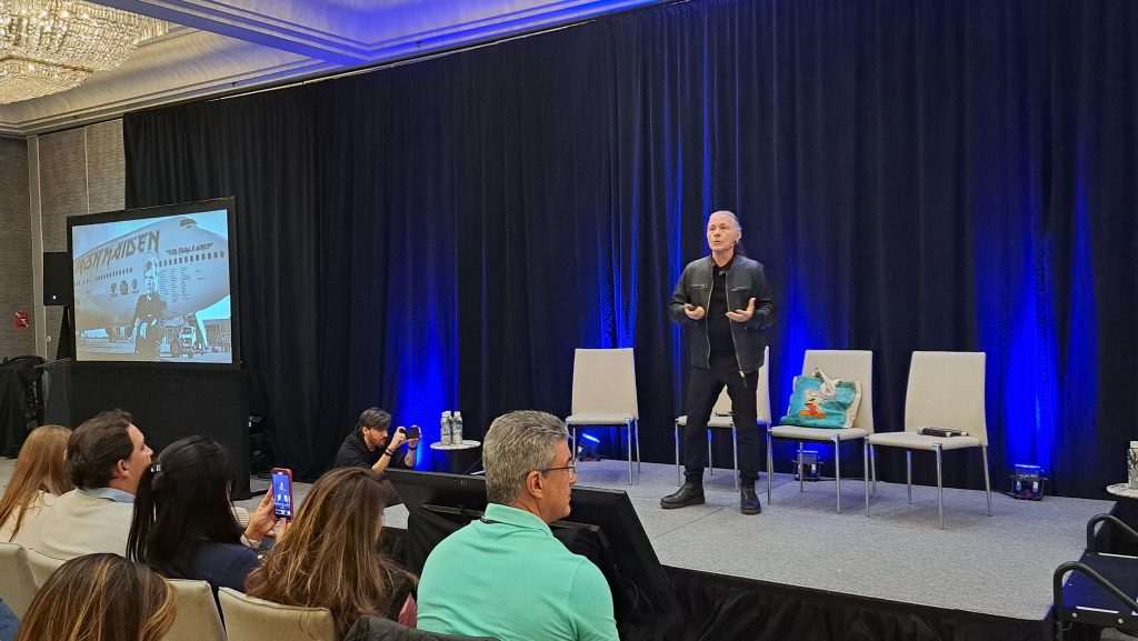 Lições de Bruce Dickinson para o varejo: transformando clientes em fãs