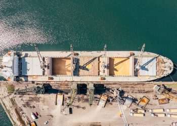 Rebeldes houthis do Iêmen atacam navio com milho do Brasil que ia para o Irã