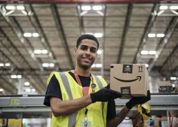 Amazon planeja zerar emissão de carbono até 2040, 10 anos antes do Acordo de Paris.