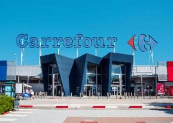 Carrefour tem lucro líquido de 1,64 bilhão de euros em 2023 e anuncia programa de recompra