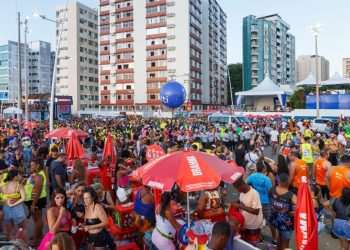 Marcas apostam em brindes para atrair o público durante o carnaval