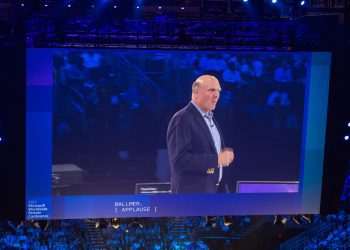 Filho de bilionário da tecnologia vive em apartamento de dois quartos e tem carro de 2015