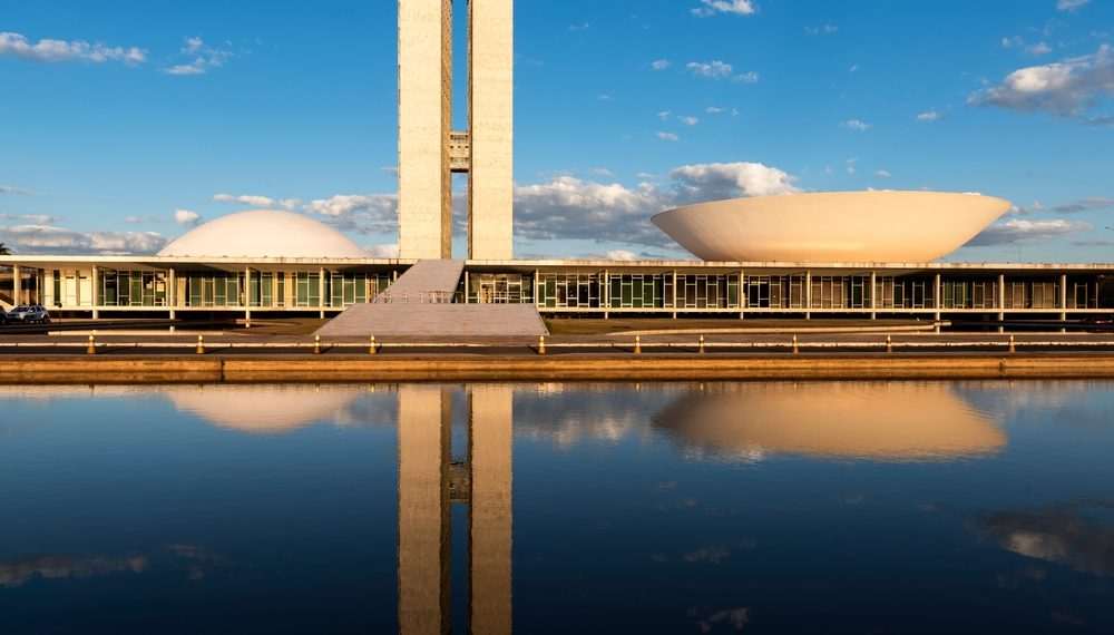 Governo oficializa congelamento de R$ 15 bilhões no Orçamento