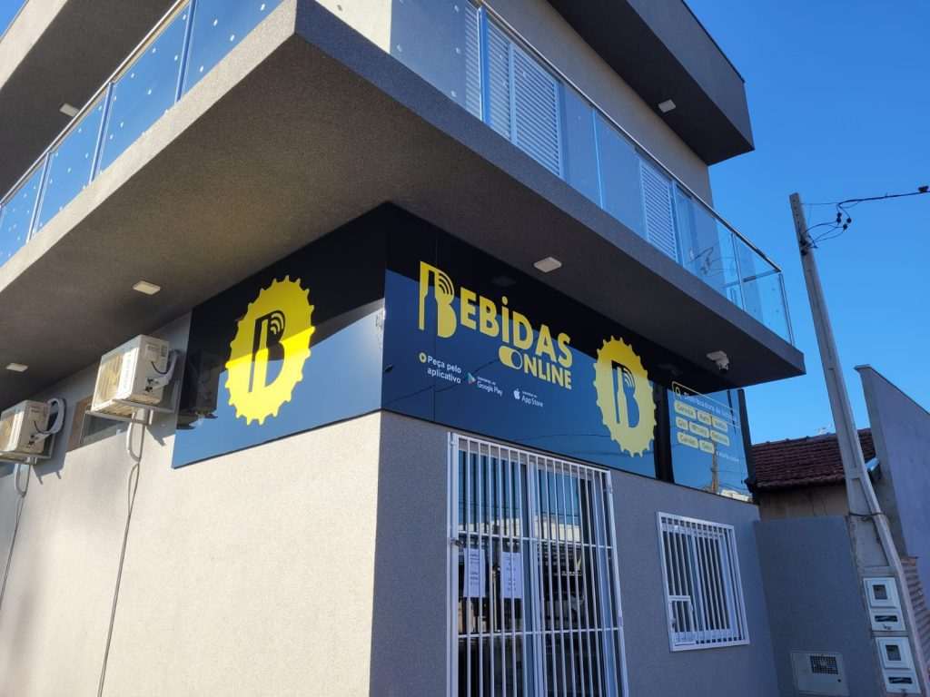 Bebidas Online projeta expansão para 2024 com a inauguração da primeira unidade física