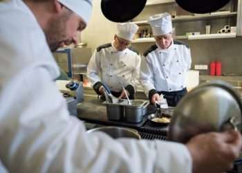 Até 2030, dark kitchens terão tamanho global de US$157,2 bilhões