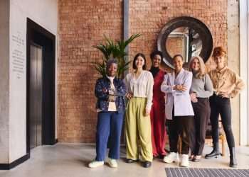 B3 lança guia para orientar empresas a conduzirem Censos de Diversidade