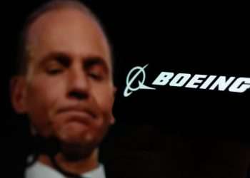 CEO da Boeing anuncia que deixará cargo no fim do ano