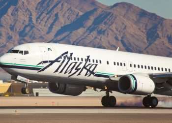 Passageiro que quase foi sugado para fora do avião abre processo contra Boeing e Alaska Air