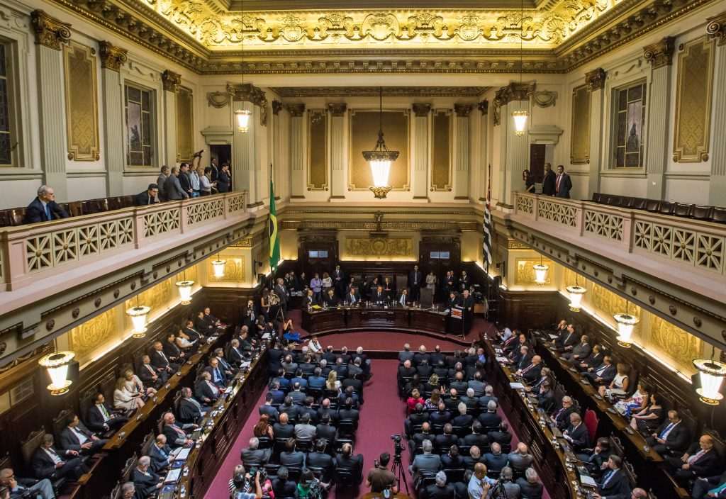 TJ barra inquérito em que Saul Klein acusa irmão de mudar contrato das Casas Bahia e testamento