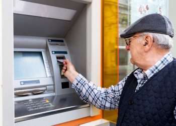 Antecipação de 13° de aposentados vai injetar R$ 67,6 bilhões na economia