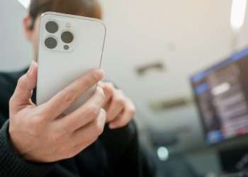 'iPhone dobrável' pode ficar apenas na promessa e nunca virar realidade