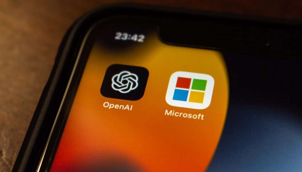 Oito jornais americanos processam OpenAI e Microsoft por violação de direitos autorais