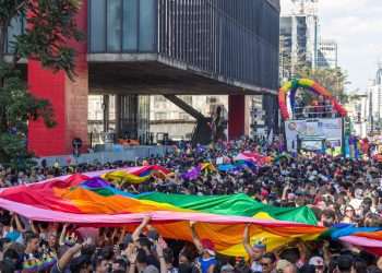 Bares e restaurantes de SP têm impacto pontual com Marcha para Jesus e Parada LGBT+