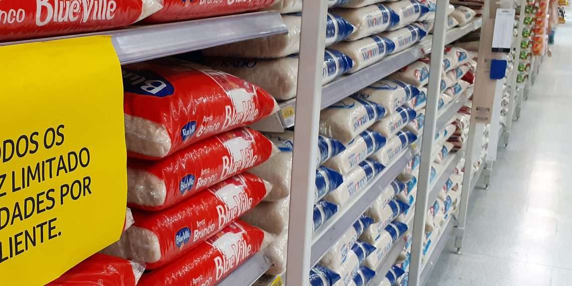 Racionamento surpreende consumidores, que agora temem aumento de preços