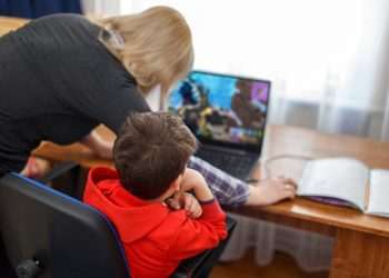 Nos EUA, ações da Roblox despencam mais de 20% em NY com orientação decepcionante