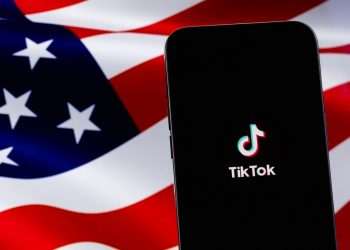 Nos EUA, bilionário Frank McCourt planeja oferta para comprar operações TikTok