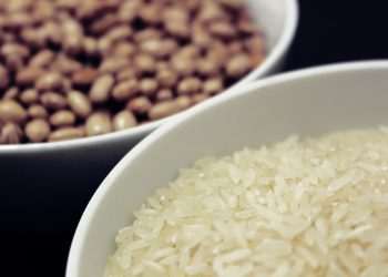 Indisponibilidade de produtos volta a crescer em maio, enquanto preços de arroz e café disparam no mercado