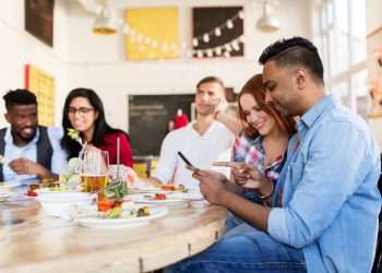 Vale-refeição tem duração média de 11 dias no primeiro trimestre de 2024