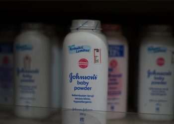 Johnson & Johnson avalia acordo de US$ 6,5 bilhões para encerrar processos de câncer no ovário