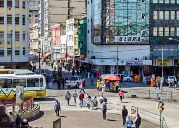 E quem pensa o futuro e a nação?